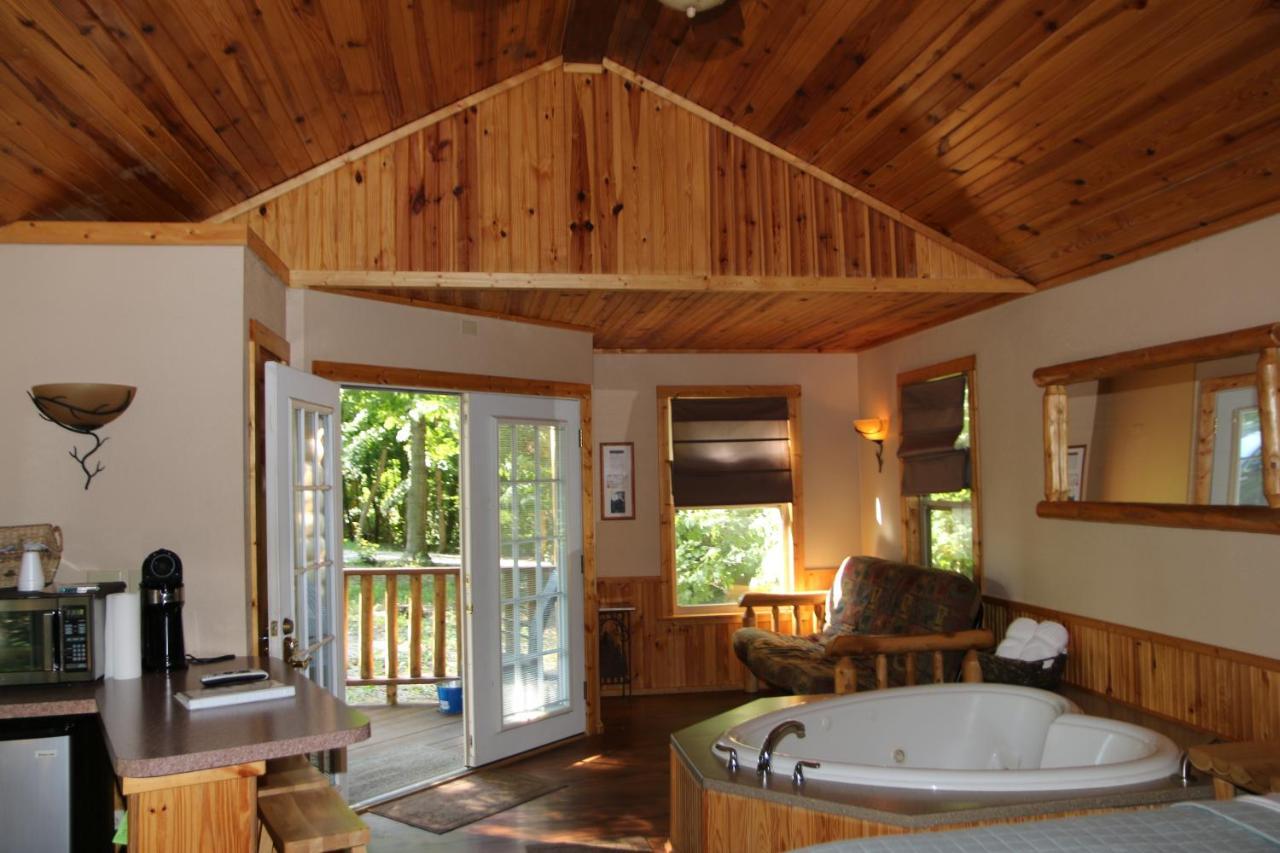 Отель Hidden Lake Winery Aviston Экстерьер фото