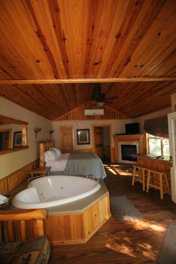 Отель Hidden Lake Winery Aviston Экстерьер фото