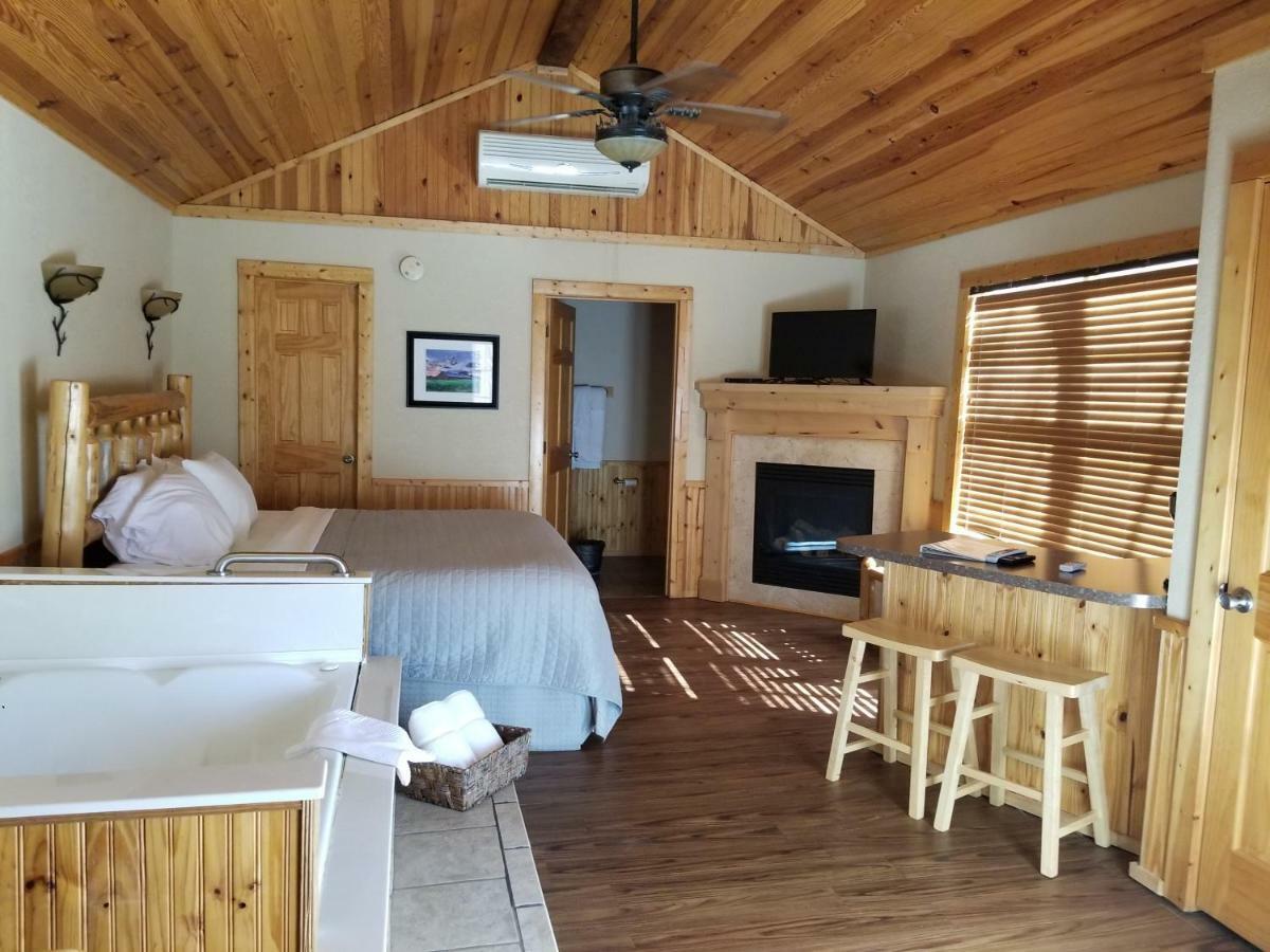Отель Hidden Lake Winery Aviston Экстерьер фото